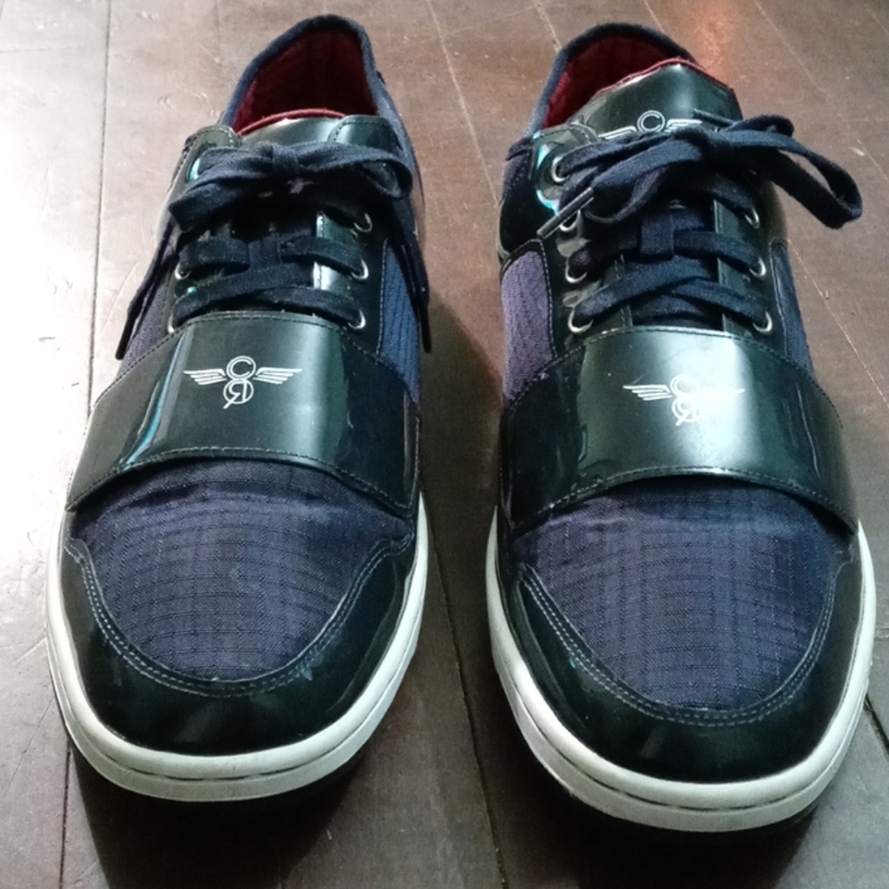 Shoes - Picture 2 of 5